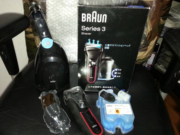 送料無料！新品展示品！ＢＲＡＵＮシェーバー　Ｓｅｒｉｅｓ３
