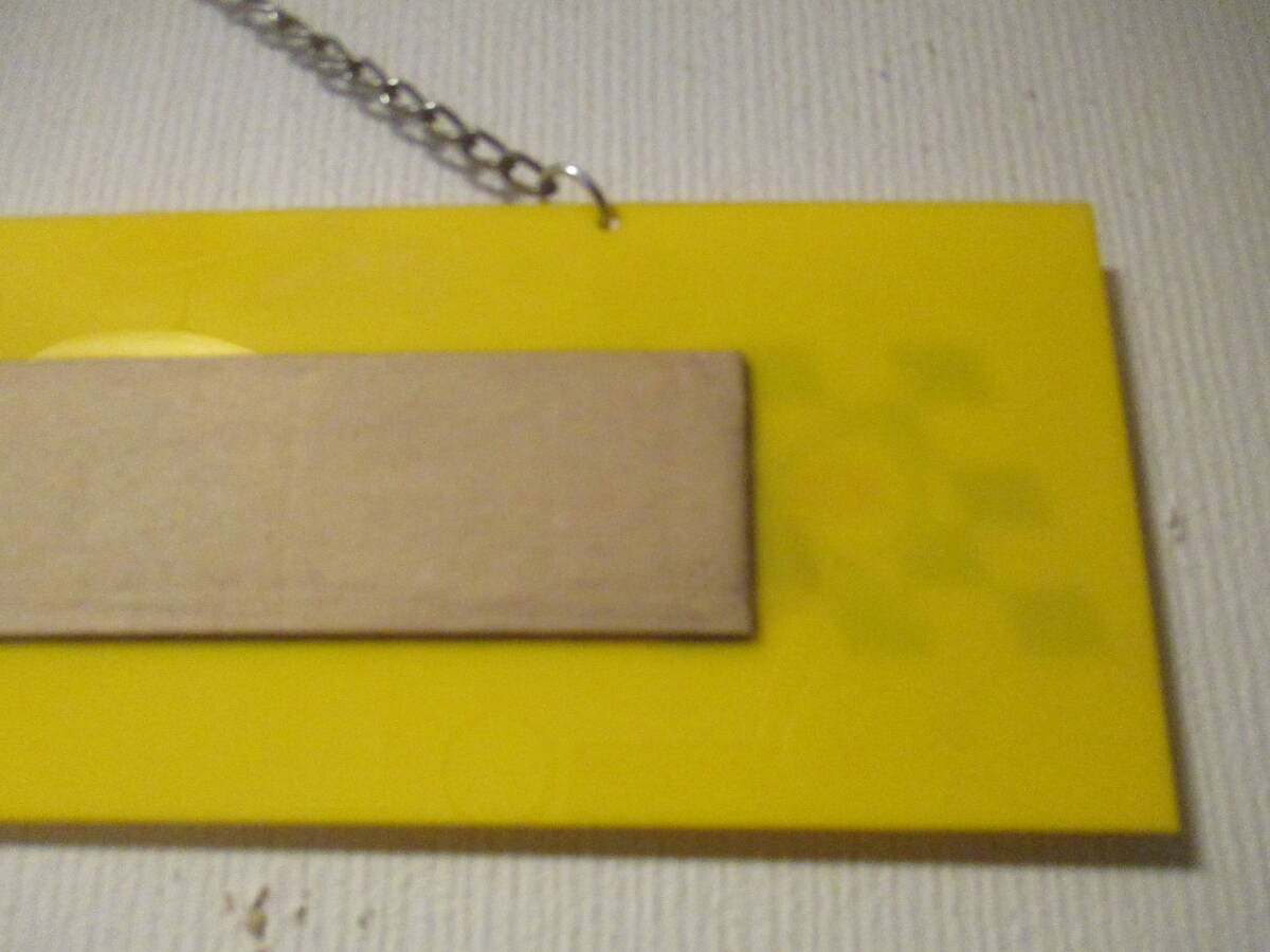①　ダンロップ　プロフェッショナルシューズ　店頭用　プラスティック看板（黄色）　チェーン付　美品_6