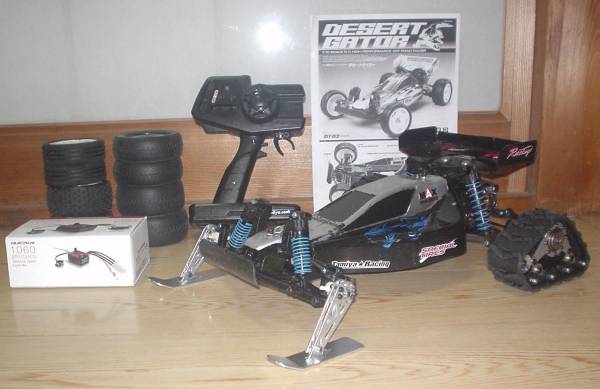 スノーモービル仕様 DT-02 スキー＆キャタピラー 2.4Gメカ搭載