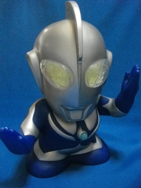 ビックサイズ　貯金箱　ウルトラマンコスモス　！！_1