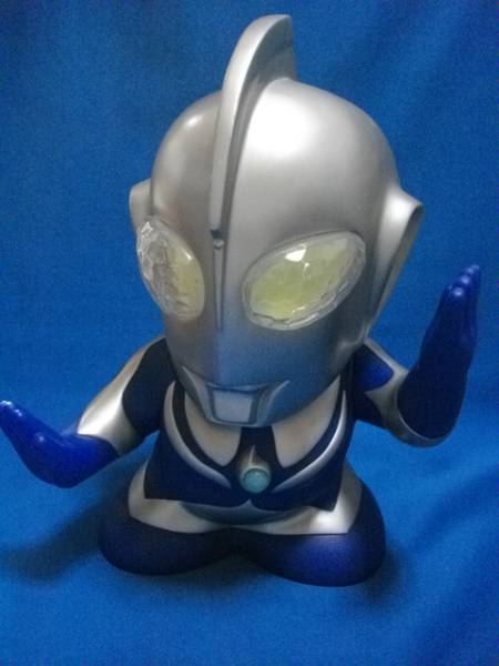 ビックサイズ　貯金箱　ウルトラマンコスモス　！！_3