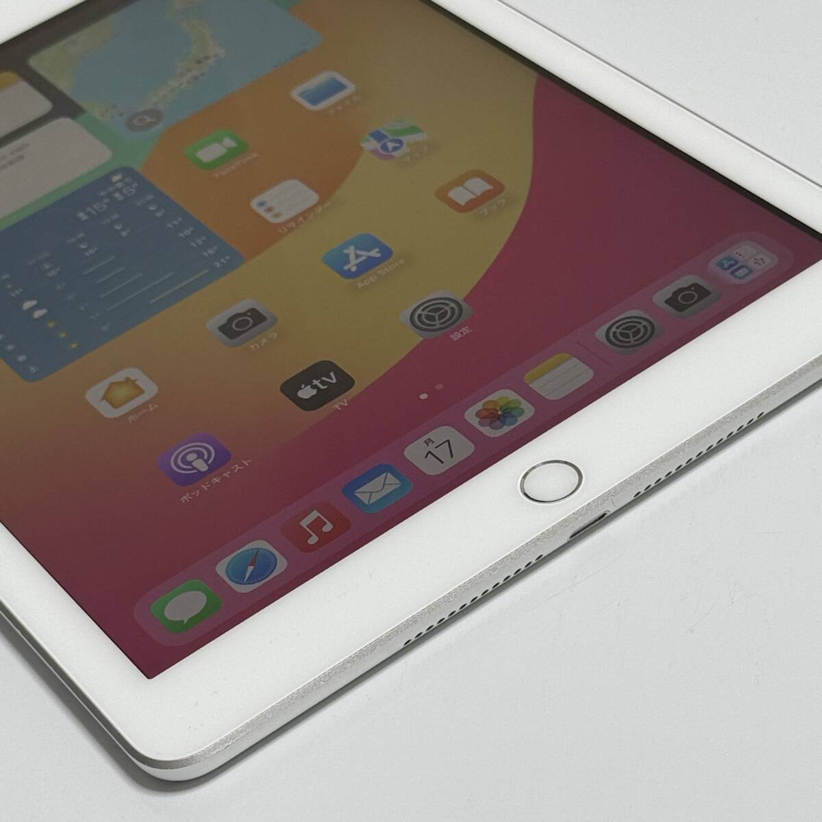 Apple iPad (第6世代) シルバー 32GB MR7G2J/A Wi-Fiモデル iOS17.7.5