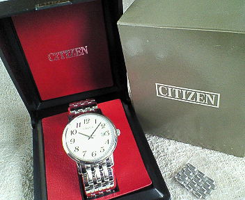 CITIZEN　エコドライブ　白文字盤　アラビア数字　サファイア