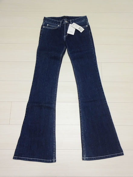 クイーンズコート ブーツカットデニムパンツ Gパン 新品タグ付き