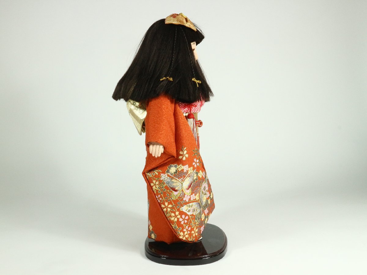 市松人形 京都西陣 手描金彩裾模様 吉徳大光 花鳥図柄の着物の少女