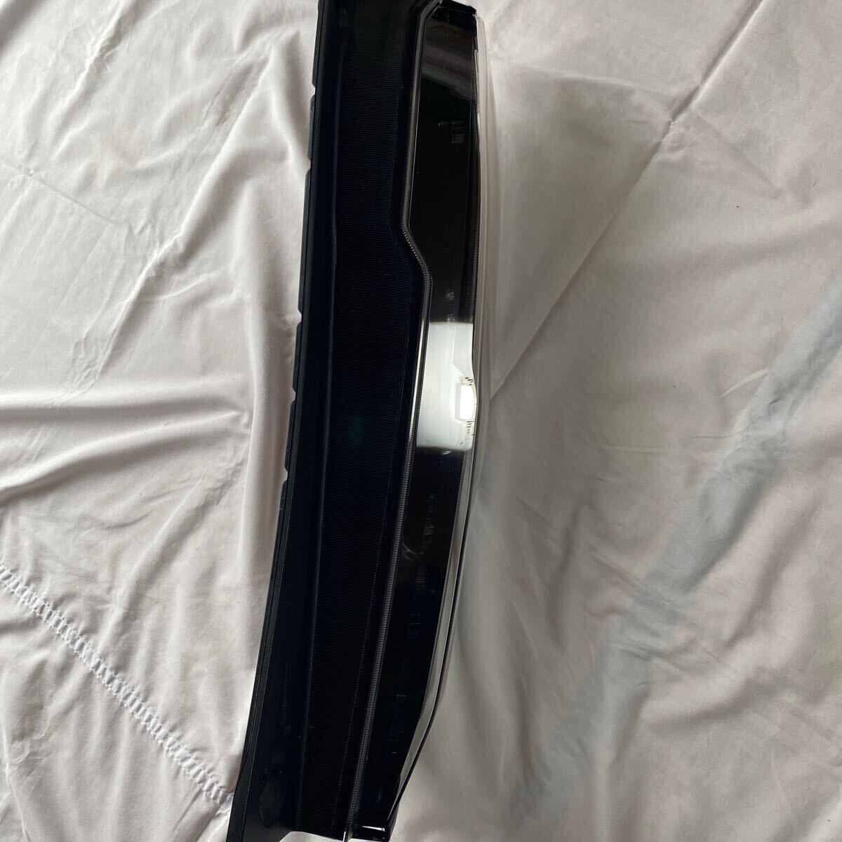 ホンダ　N-BOX カスタム JF3 右テールランプ_3