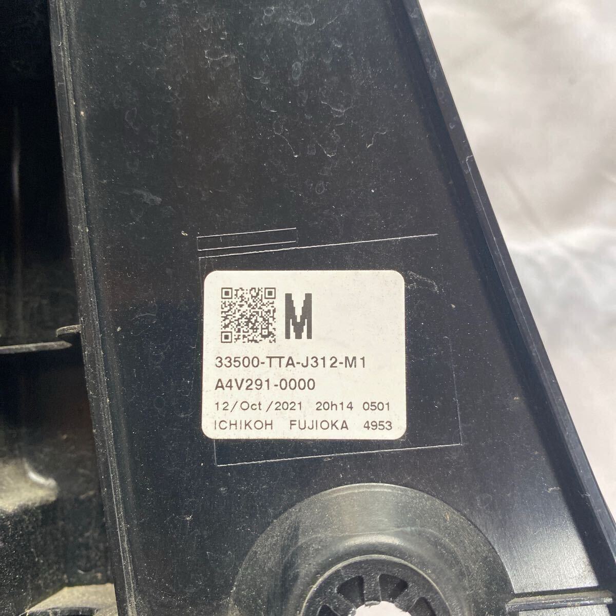 ホンダ　N-BOX カスタム JF3 右テールランプ_8