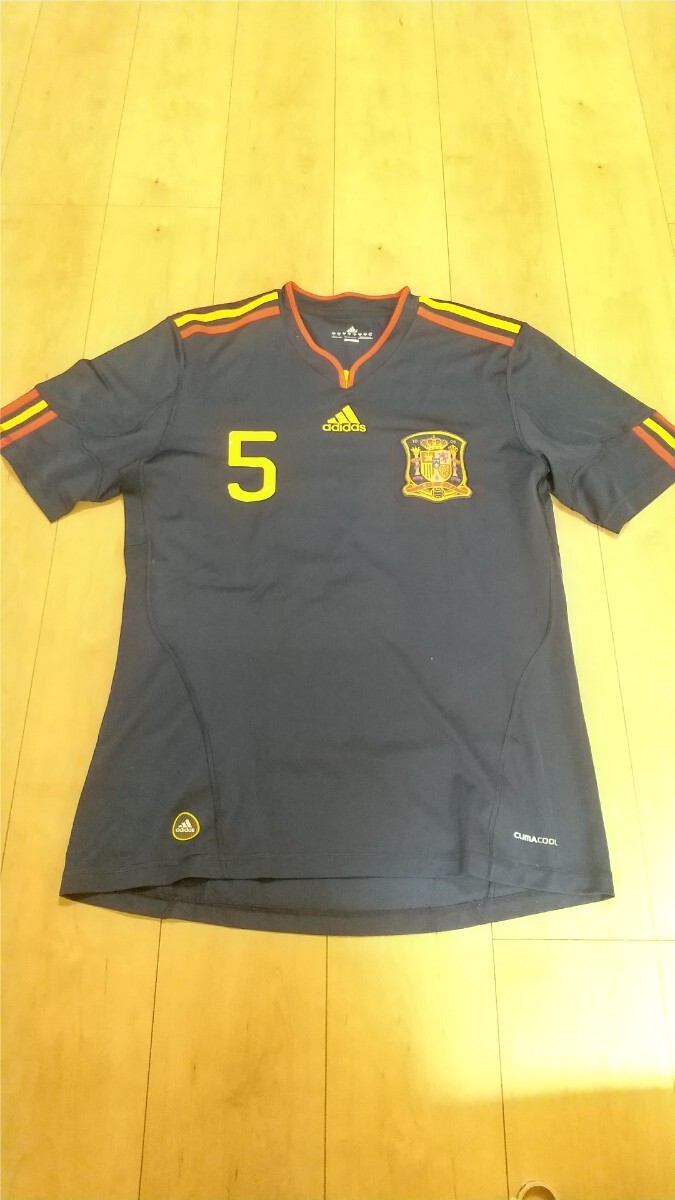 adidas アディダス サッカースペイン代表 2010年ワールドカップモデル 背番号5 プジョル サイズL_1
