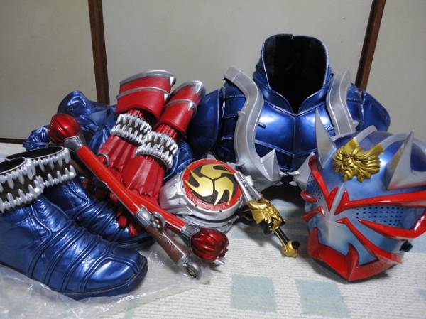 仮面ライダー響鬼 1/1 マスク アトラク レプリカ(仮面ライダー響鬼
