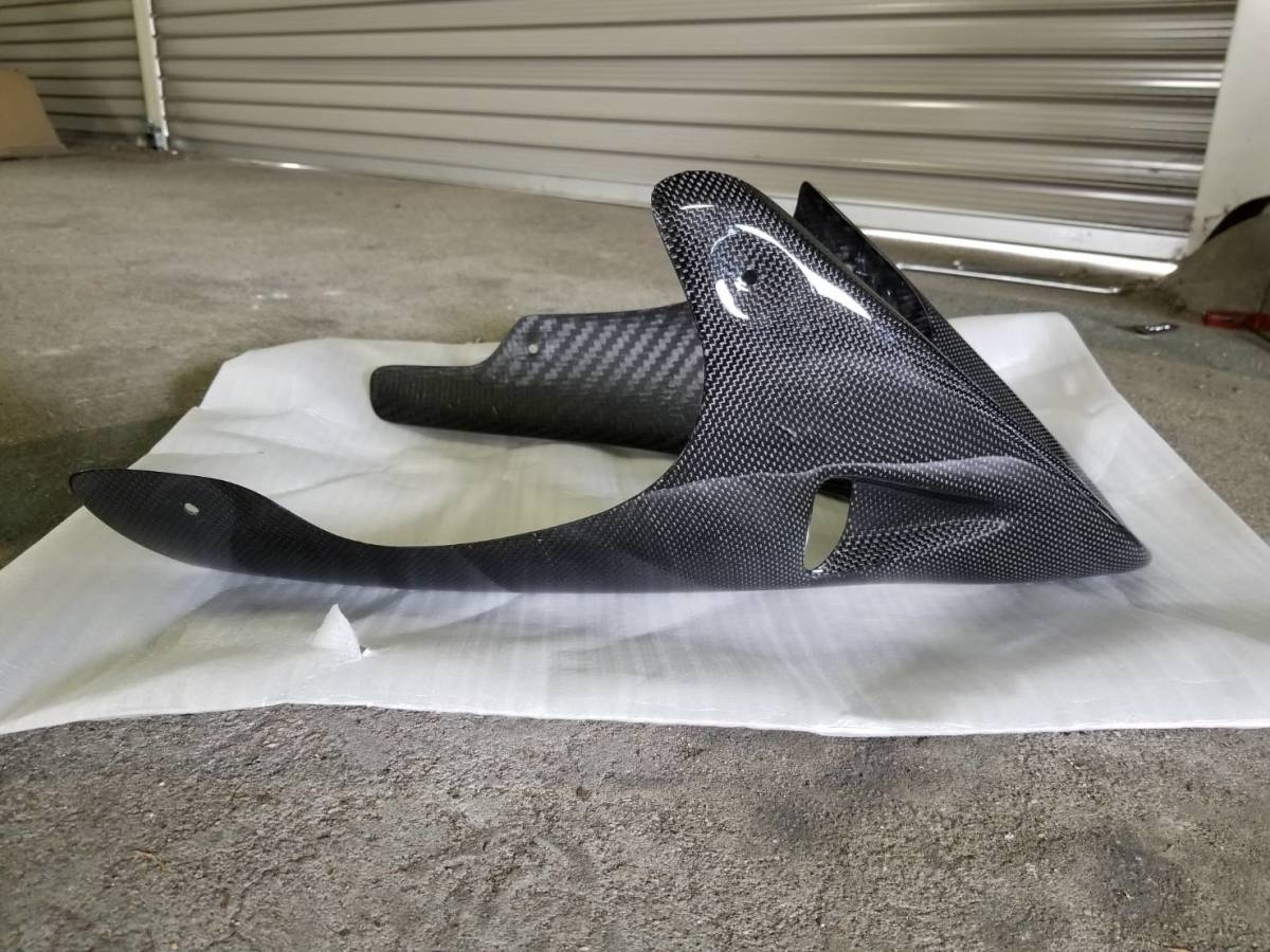 モンスターアンダーカウル一応モンスター６２０用加工次第でその他車種（M900.S2R. S4R.S4RSなどなど）活用可Ｂ級　ブラケット在庫あり。_2