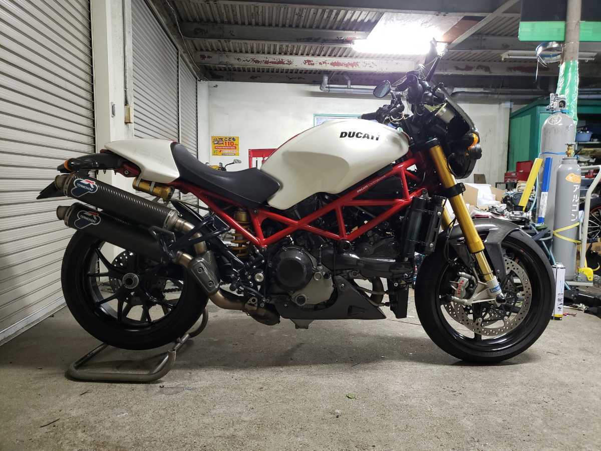 モンスターアンダーカウル一応モンスター６２０用加工次第でその他車種（M900.S2R. S4R.S4RSなどなど）活用可Ｂ級　ブラケット在庫あり。_4