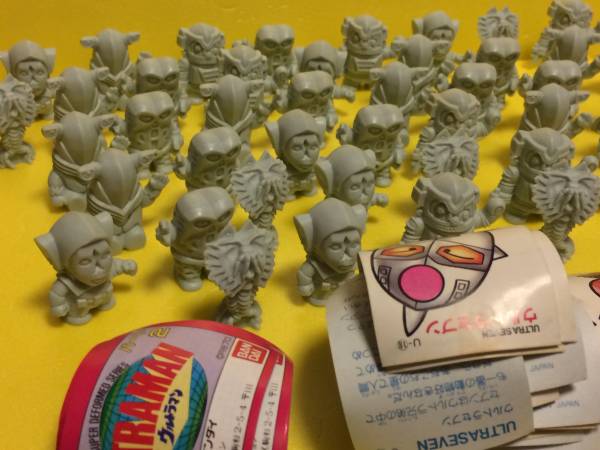 SDウルトラマン倶楽部 怪獣 消しゴム グレー 大量 中古品