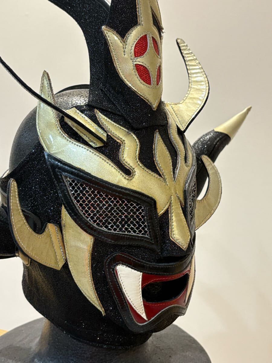 《送料込》獣神サンダーライガー　試合用マスク　黒ラメ_3