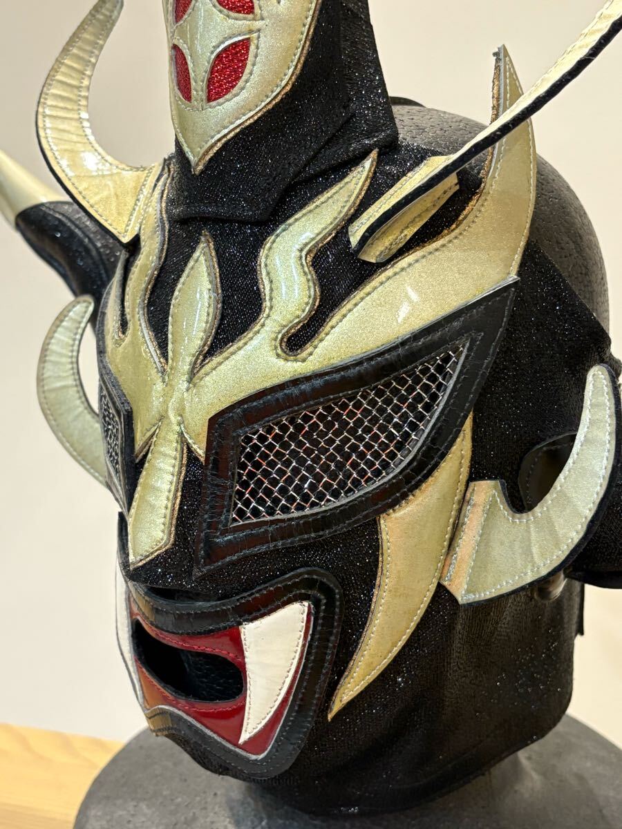 《送料込》獣神サンダーライガー　試合用マスク　黒ラメ_4