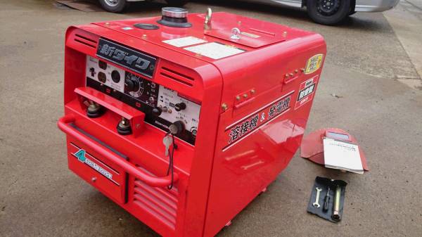 新ダイワ エンジンウェルダー EGW145M 防音 溶接機 発電機 美品(アーク