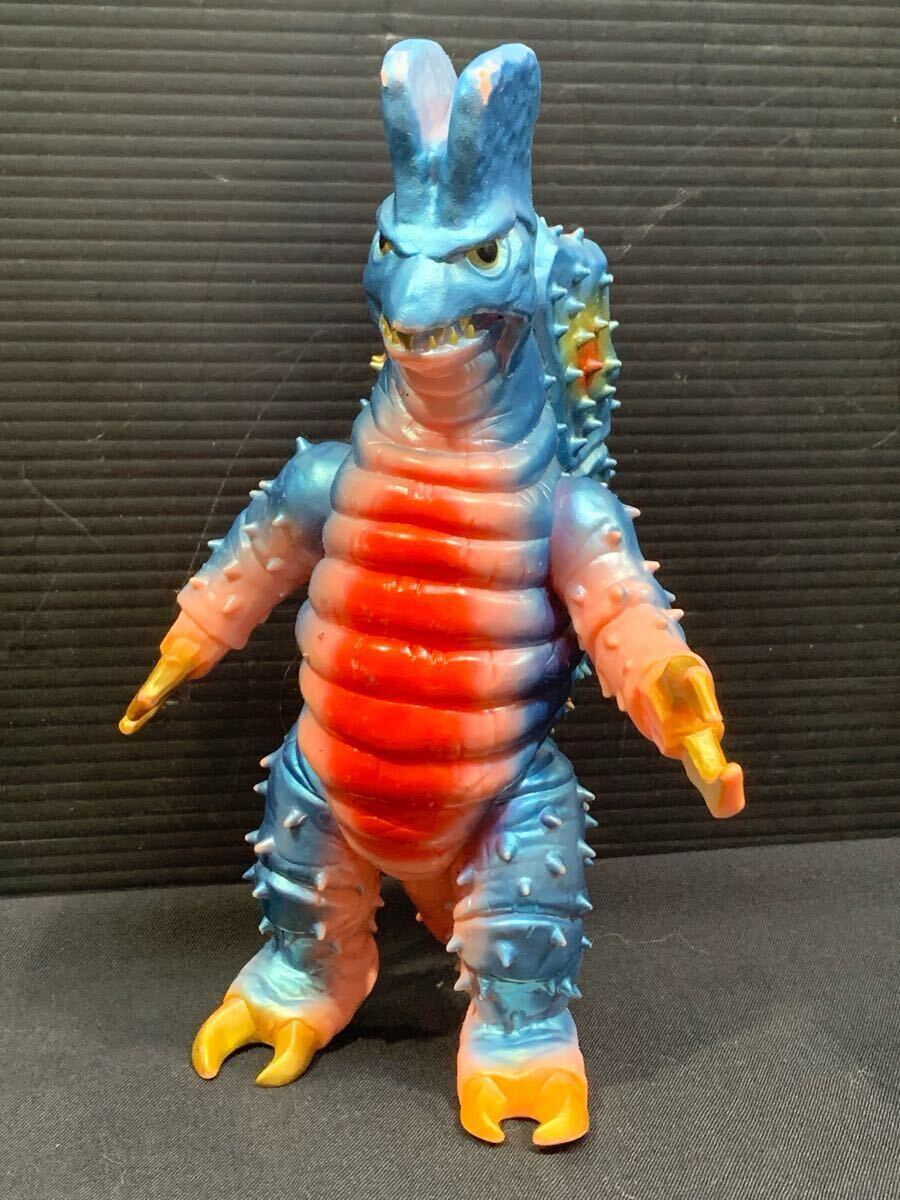 ソフビ 変幻怪獣 キングマイマイ 幼虫 バンダイ 怪獣郷 ハイパーホビー