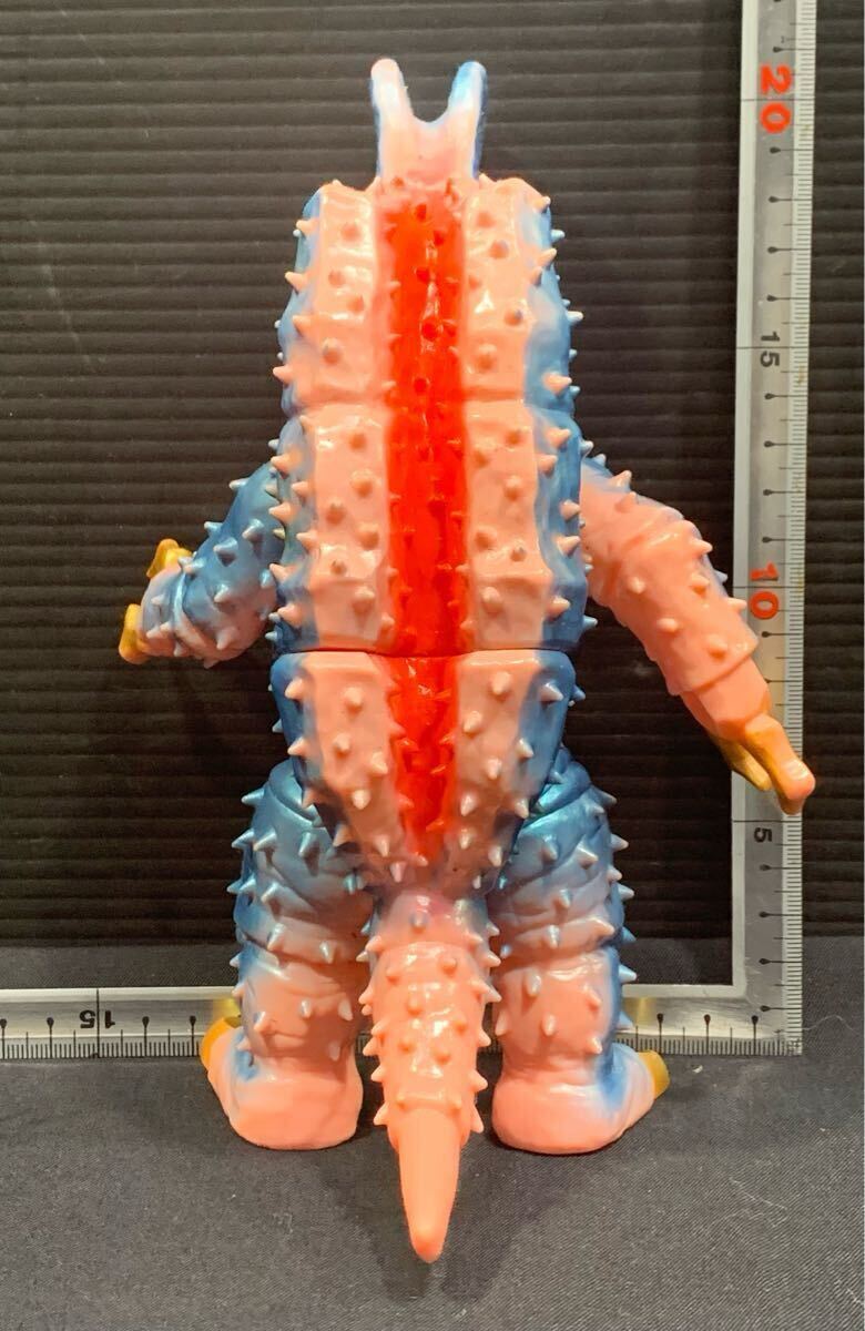 ソフビ 変幻怪獣 キングマイマイ 幼虫 バンダイ 怪獣郷 ハイパーホビー