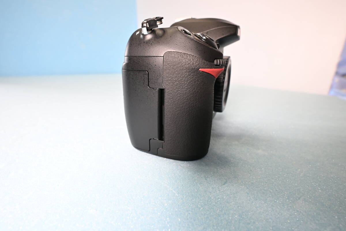 ★NIKON ニコン★ CCDセンサー銘機　D200ボディ　ショット数950回　　完動品・新品級・極美品_3
