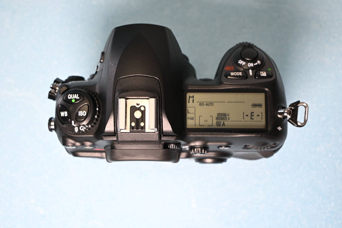 ★NIKON ニコン★ CCDセンサー銘機　D200ボディ　ショット数950回　　完動品・新品級・極美品_8