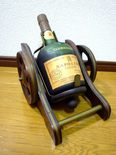 ◆1円～古酒「COURVOISIER 台車 大砲 ナポレオン」未開封 #15