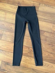美品○lululemon ルルレモン○レギンス　タイツ　スパッツ　ボトムス　ジム　フィットネ