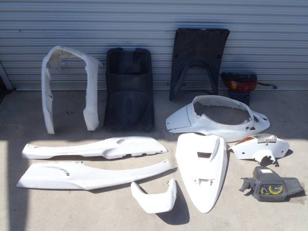 スーパーJOG ZR 3YK 外装　カウル　ライト　メーター類