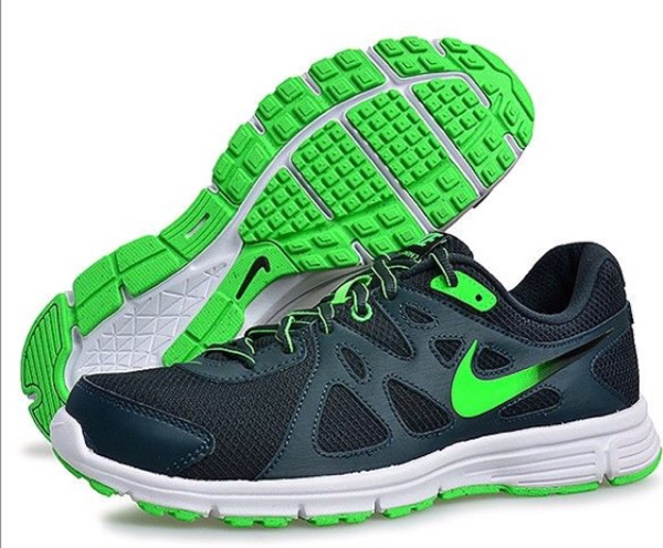 1円 ナイキ NIKE REVOLUTION2 MSL 26cm 黒緑限定 完売モデル