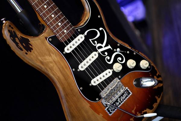EDWARDS SE-108R/SV レイ・ヴォーン Stevie Ray Vaughan 中古