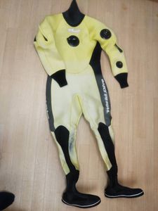 ワールドダイブ・男性ドライスーツ