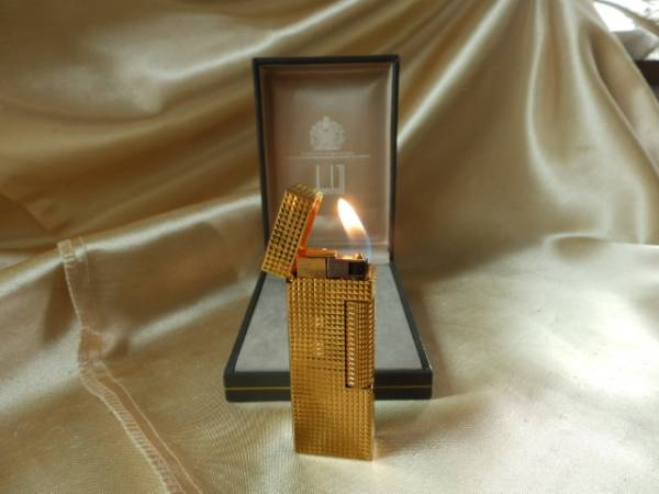 ダンヒルｄunｈillガスライター金色ピラミッド柄 極美品 ＯＨ済