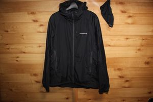 美品　メンズM　黒　モンベル mont-bell 1106645 ライトシェルパーカ　裏地付きウインド