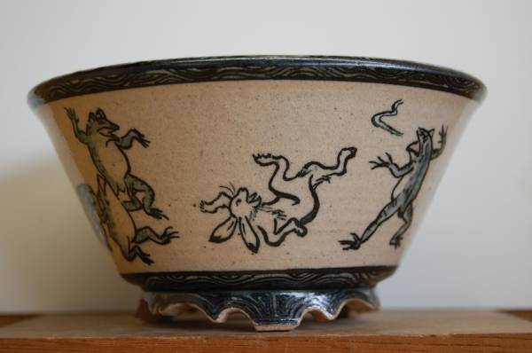 塙　祥翠　丸鉢　ウサギとカエルの図　１４，２ｃｍ　　　２_1