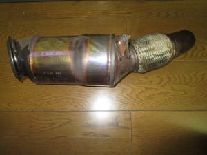 ☆2015年式BMW320i　F34　型式DBA-3X20　触媒　ショクバイ　キャタライザー☆