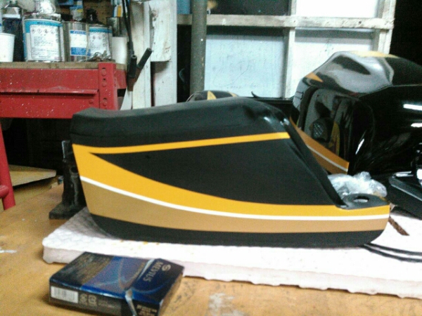 極上品 Z400FX タイガーカラー 外装一式 (再塗装)(カワサキ用)｜売買