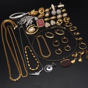 Monetアクセサリーの値段と価格推移は？｜6件の売買データからMonet