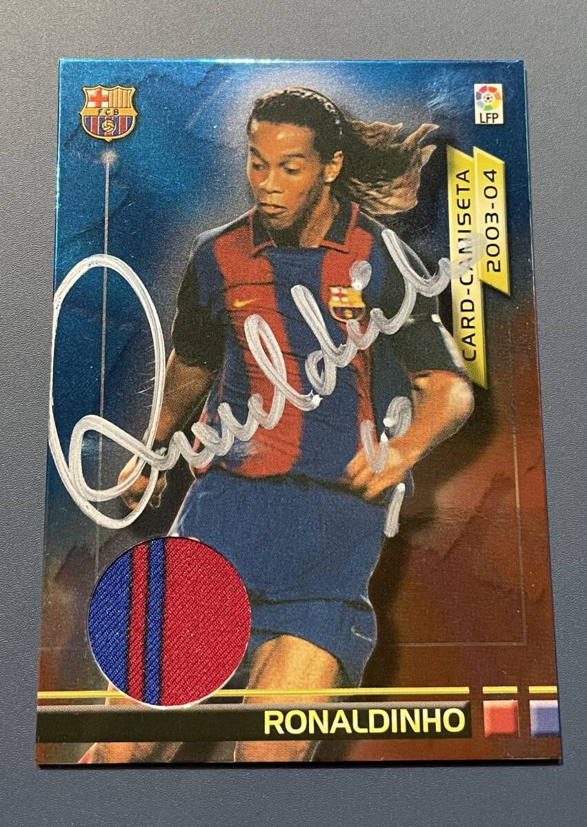 ロナウジーニョ 2003-04 Panini MEGAFICHAS Jersey Auto 25枚限定