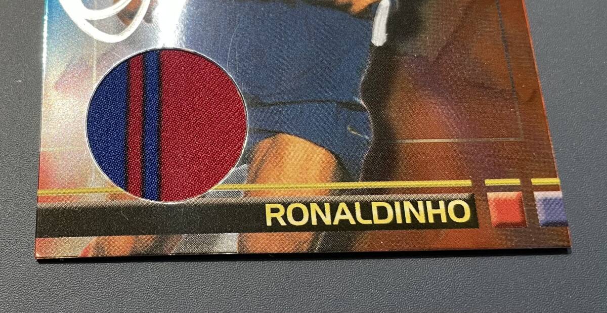 ロナウジーニョ 2003-04 Panini MEGAFICHAS Jersey Auto 25枚限定