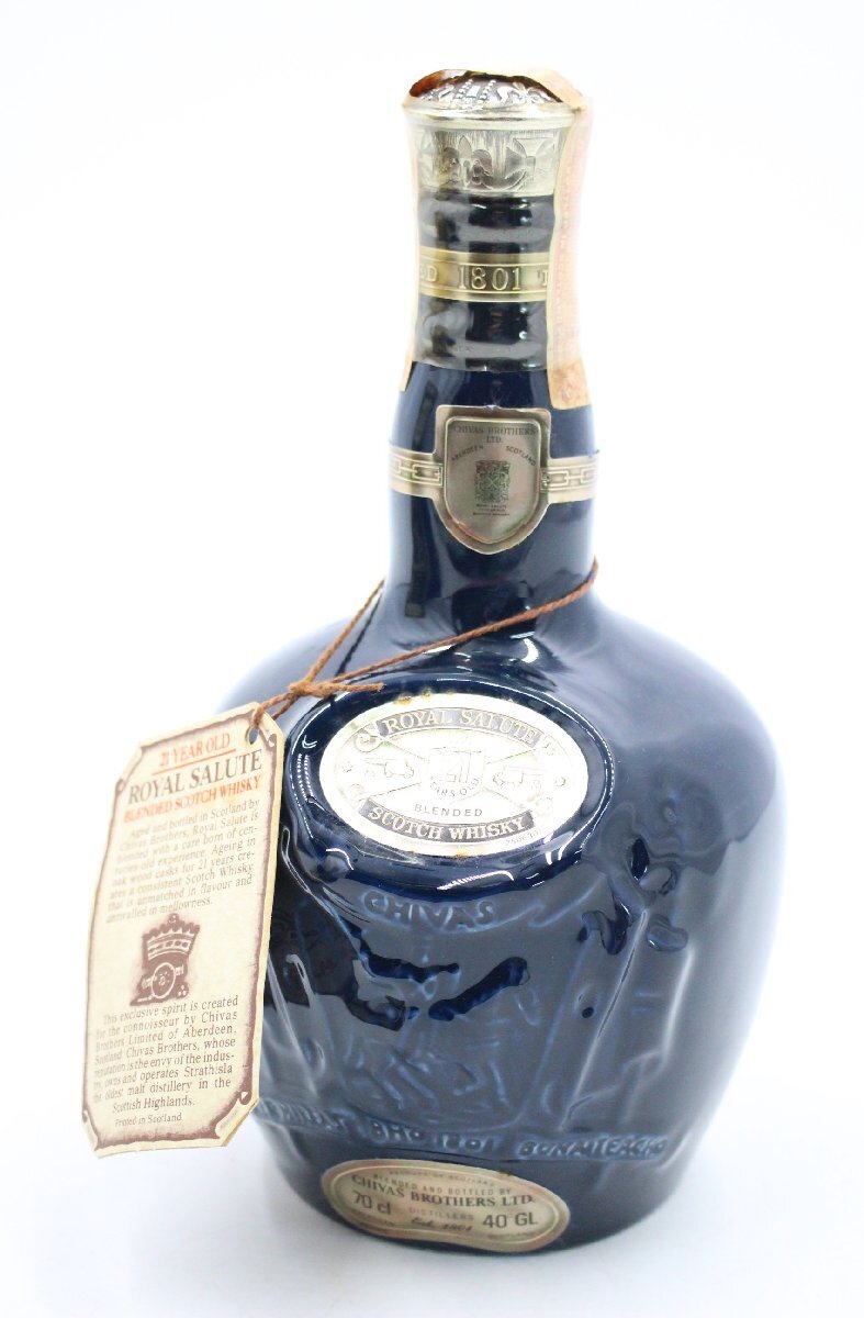 古酒 Salute ウイスキー 青陶器ボトル　箱、袋付き　未開栓 ト酒】☆ 古酒 未開栓 洋酒 ROYAL SALUTE ロイヤルサルート 21年 青