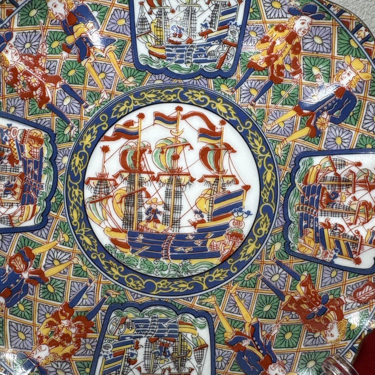 古伊万里写色絵金襴手南蛮船南蛮人図大皿在銘「陶扇」 南蛮船 古伊万里