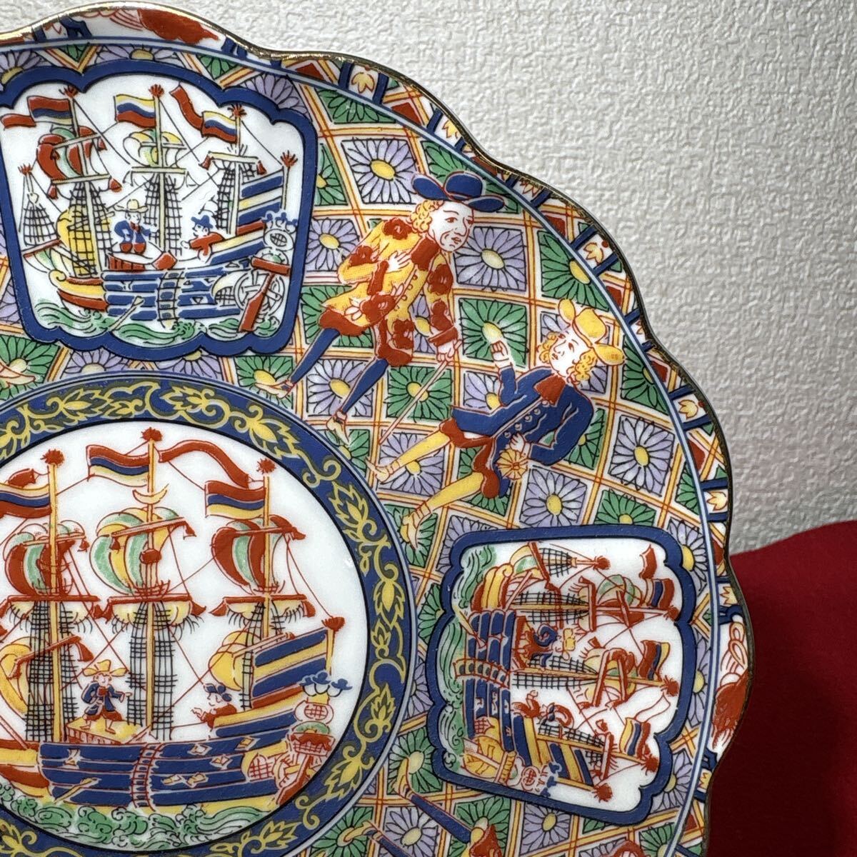 【古伊万里】オランダ人絵図　色絵　帆船図　江戸時代　時代物　大皿 古伊万里写色絵金襴手南蛮船南蛮人図大皿在銘「陶扇」 南蛮船 古伊万里