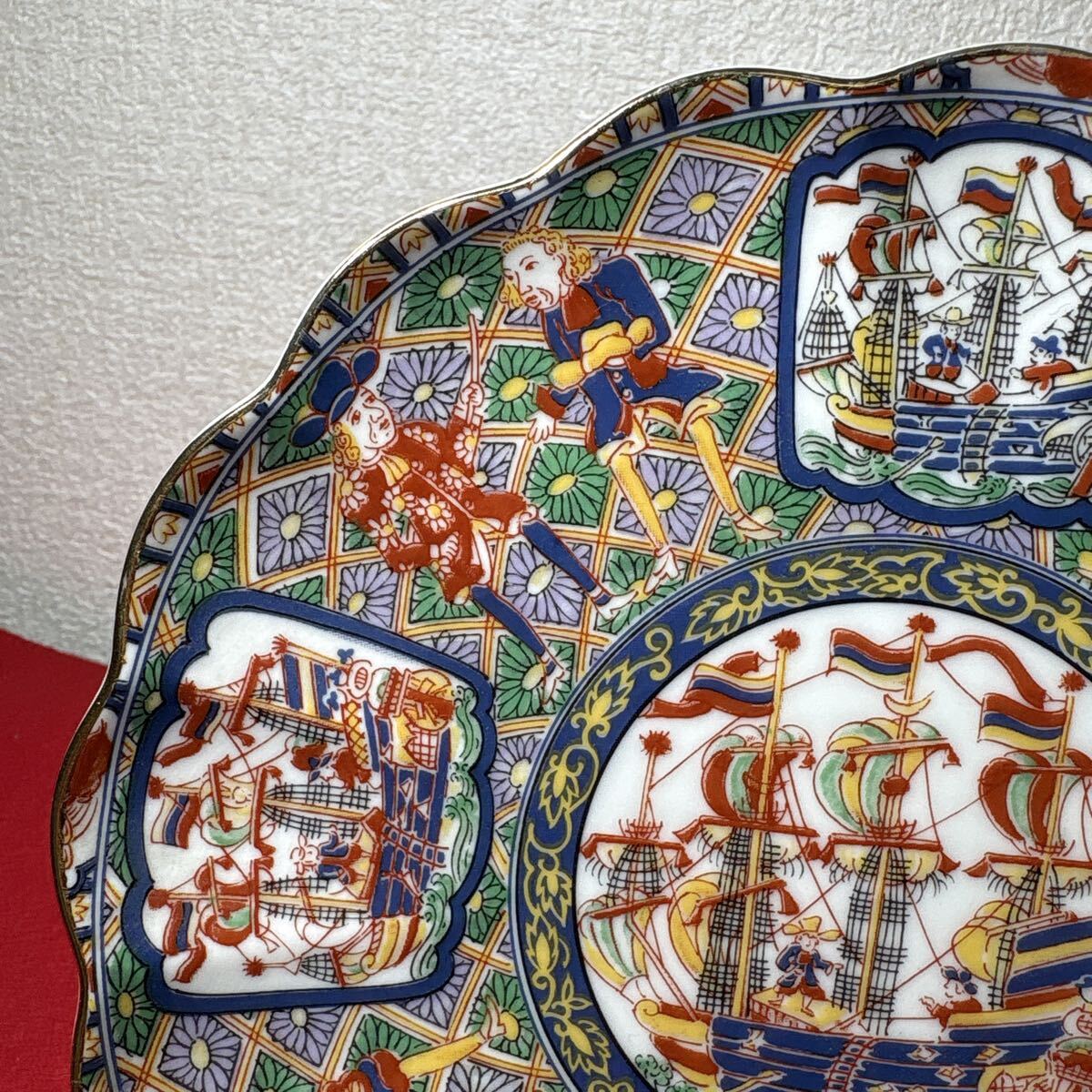 古伊万里写色絵金襴手南蛮船南蛮人図大皿在銘「陶扇」 南蛮船 古伊万里