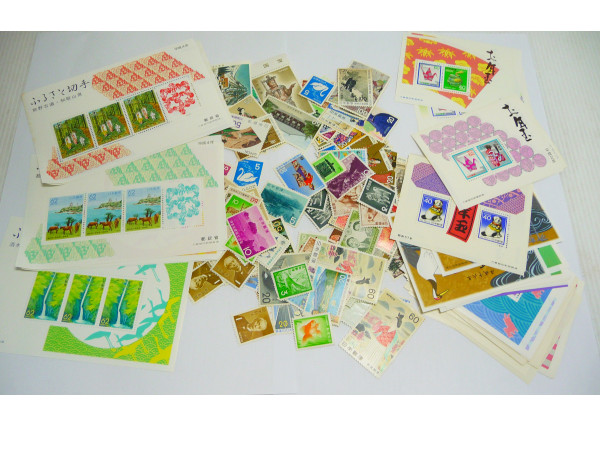 未使用　記念切手　バラ　ミニシート　額面8200円（3932)