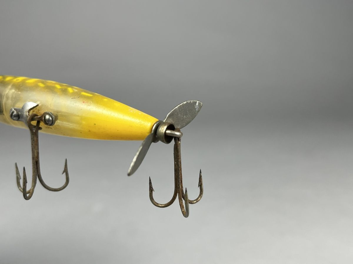 B106 ヘドン ダイイングフラッター イエローコーチドッグ◇Heddon