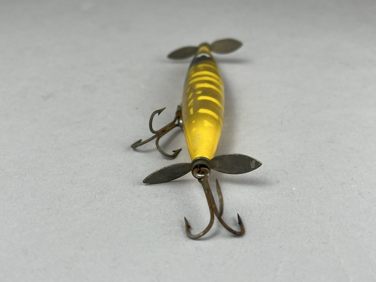 B106 ヘドン ダイイングフラッター イエローコーチドッグ◇Heddon