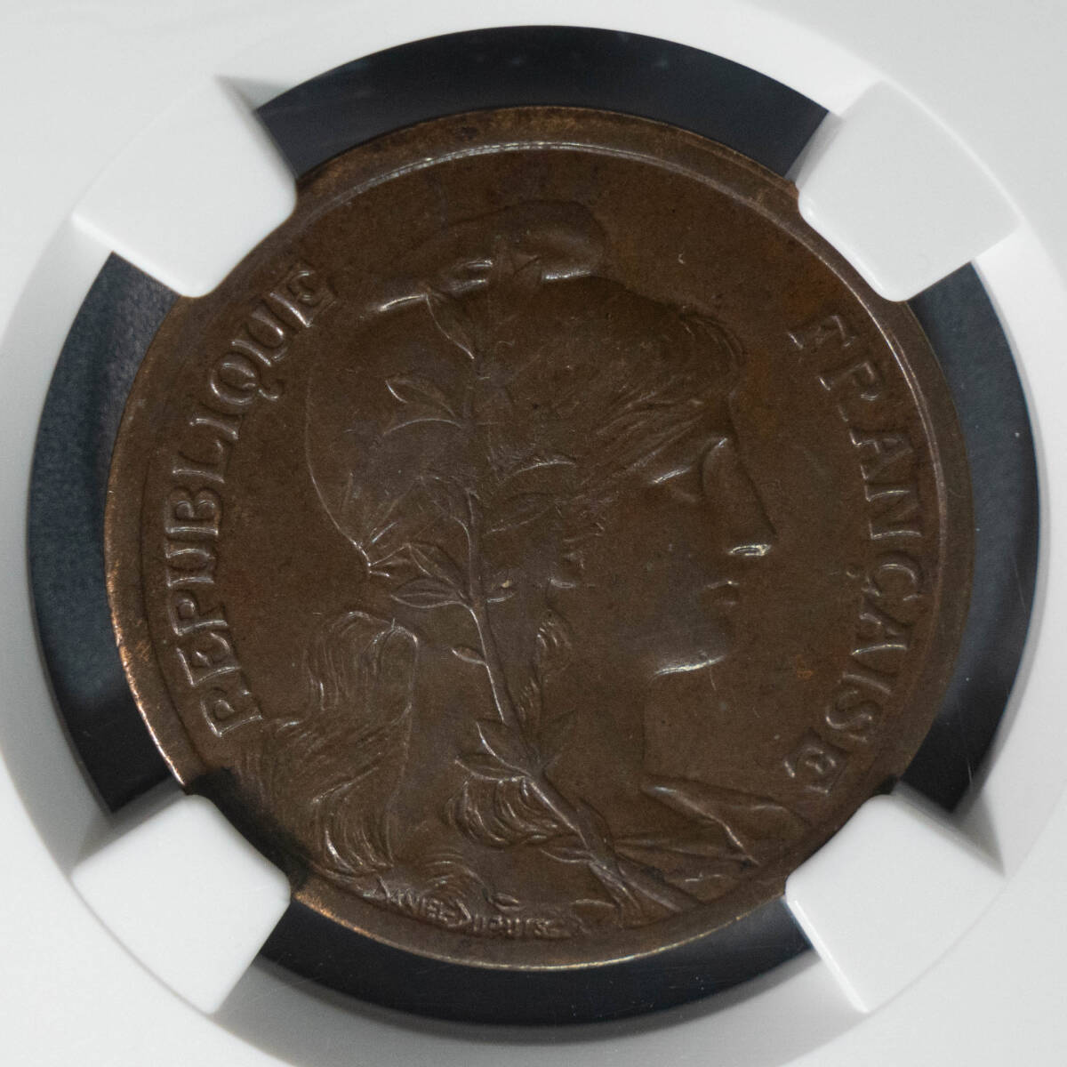 銅貨 1913年 フランス 10サンチームNGC AU 58 BN アンティーク 硬貨 フランス 10サンチームの値段と価格推移は？｜3件の売買データ