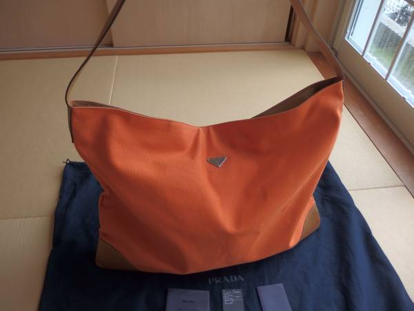 ★本物正規品プラダ■定価15万■PRADA大型ワンショルダー夏色★