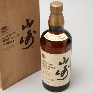 山崎ウィスキー(木箱付き) サントリー シングルモルトウイスキー 山崎12年 木箱入り の魅力と高価