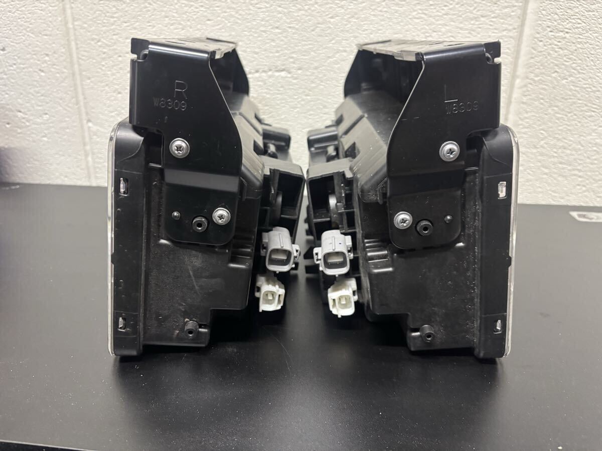 KOITO スタンレー 小糸 トラック用 2連タイプ フルLEDテールランプ
