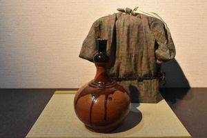 九谷焼 花瓶 花器 鶴の値段と価格推移は？｜4件の売買データから九谷焼