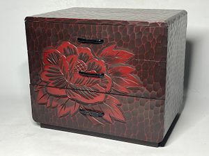 箪笥 鎌倉彫のYahoo!オークション(旧ヤフオク!)の相場・価格を見る